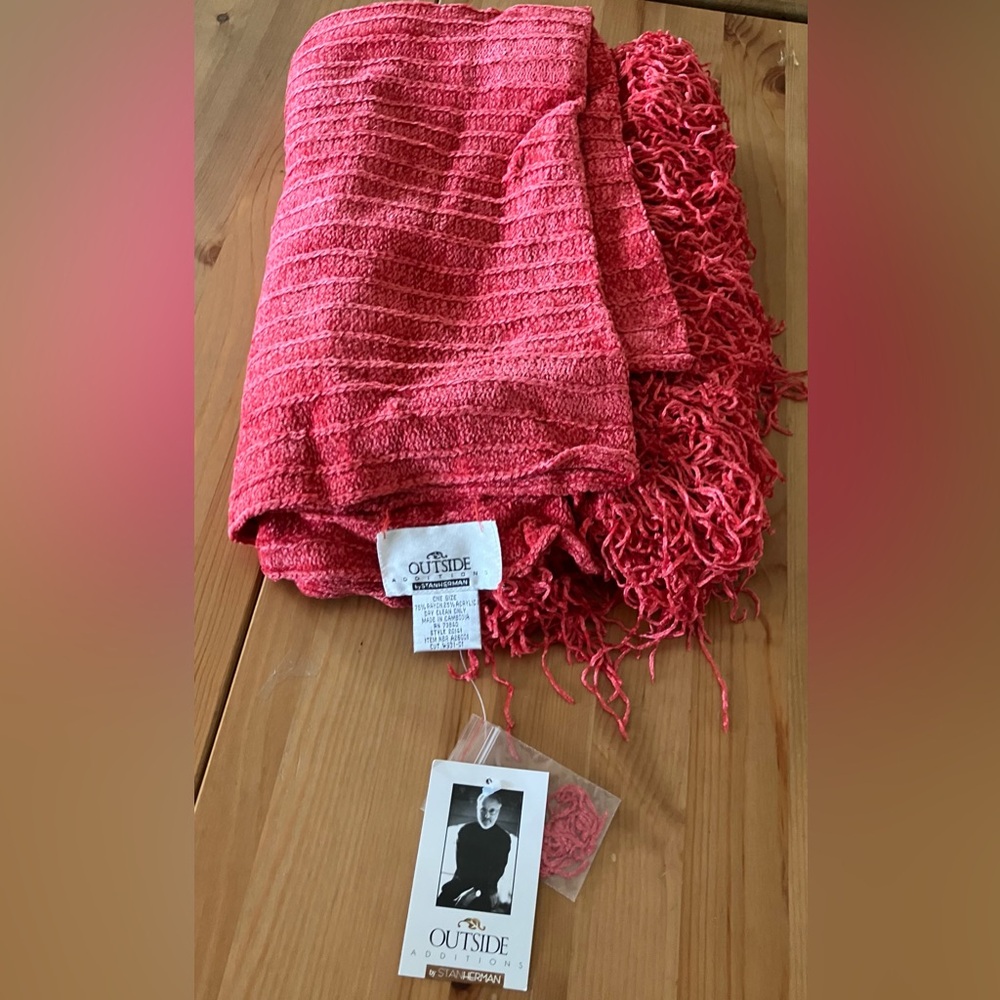NWT Women's Coral Textured Scarf/Wrap 30”